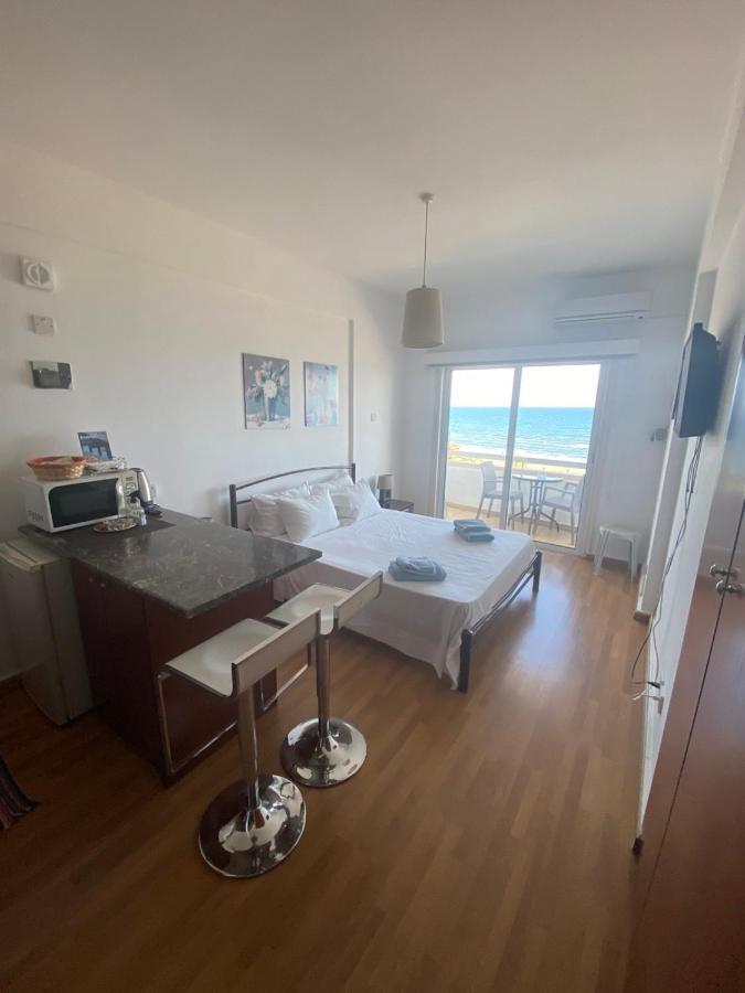 Alex Beach Apartment 33 Larnaca Buitenkant foto