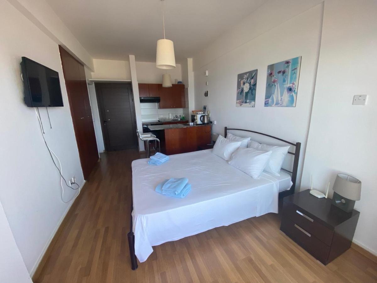 Alex Beach Apartment 33 Larnaca Buitenkant foto