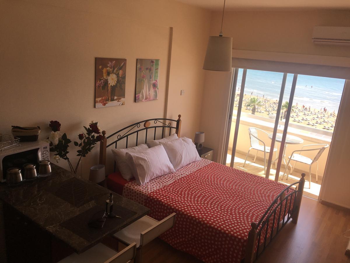 Alex Beach Apartment 33 Larnaca Buitenkant foto