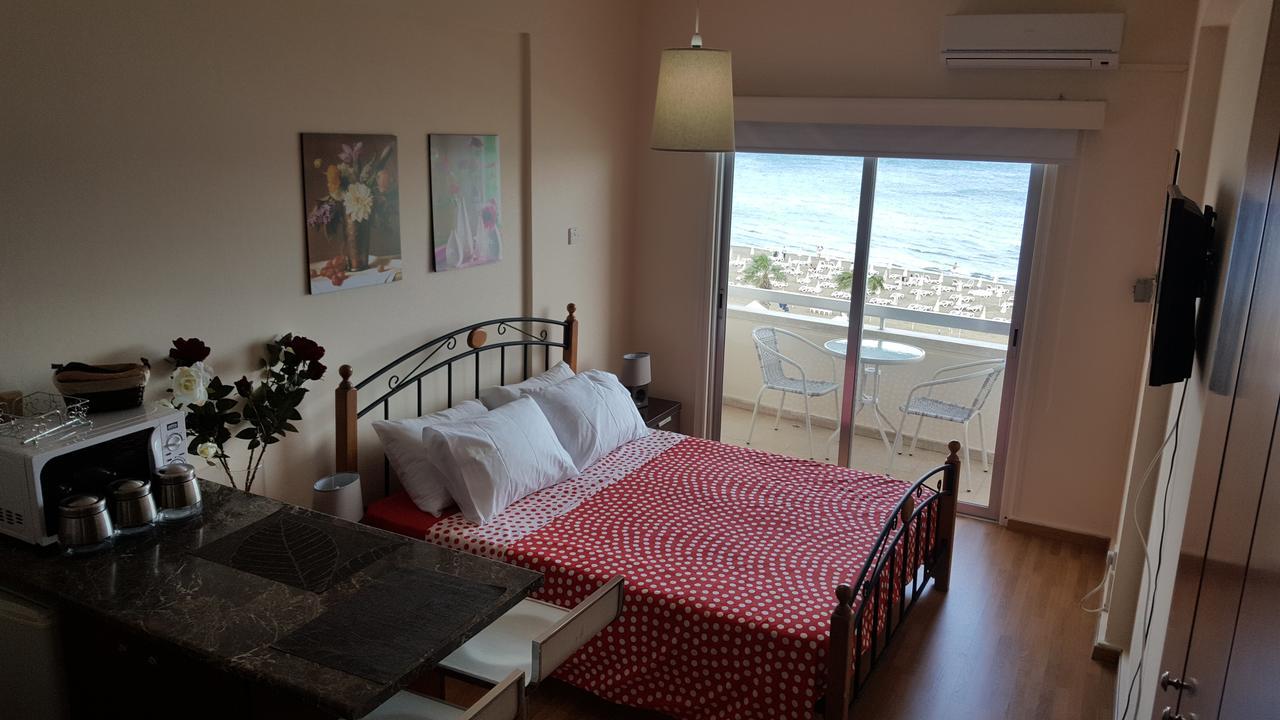 Alex Beach Apartment 33 Larnaca Buitenkant foto