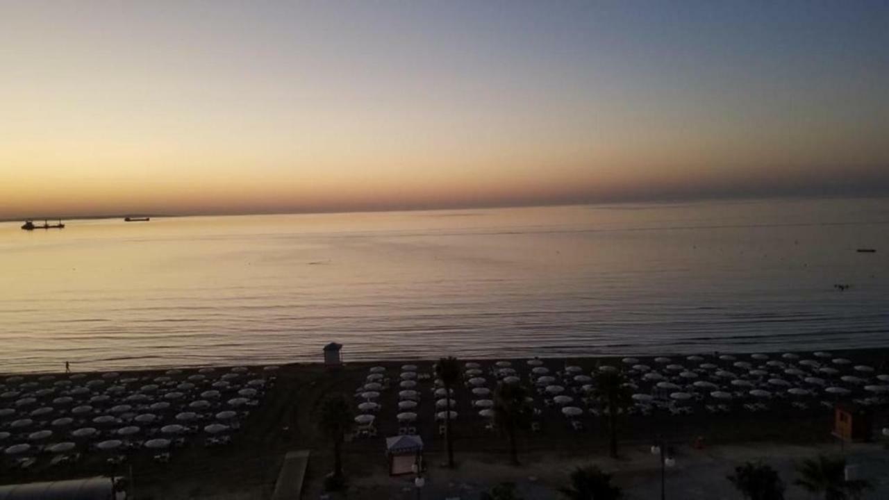 Alex Beach Apartment 33 Larnaca Buitenkant foto